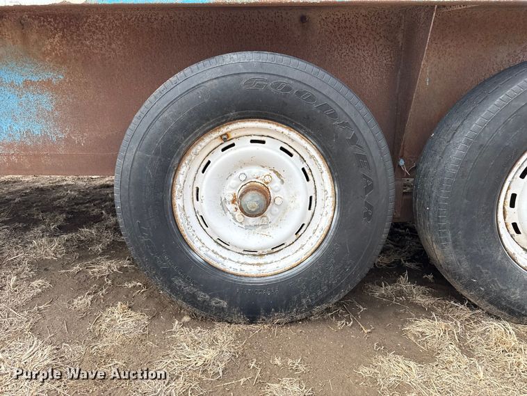 image for item DS6815 1975 Neckover livestock trailer