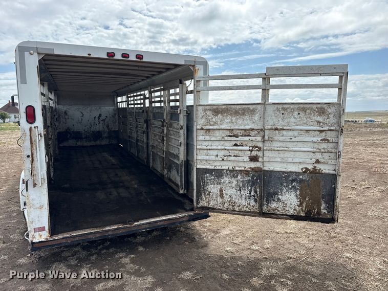 image for item DS6816 2005 Gooseneck Travalong livestock trailer