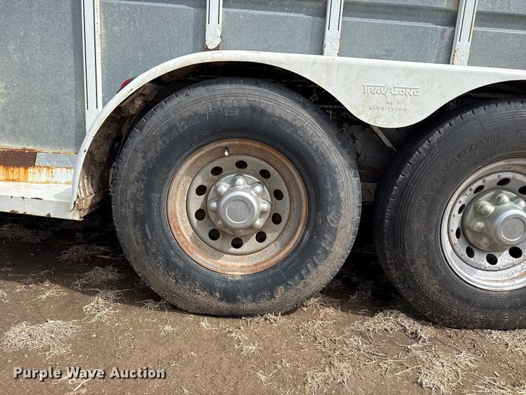 image for item DS6816 2005 Gooseneck Travalong livestock trailer