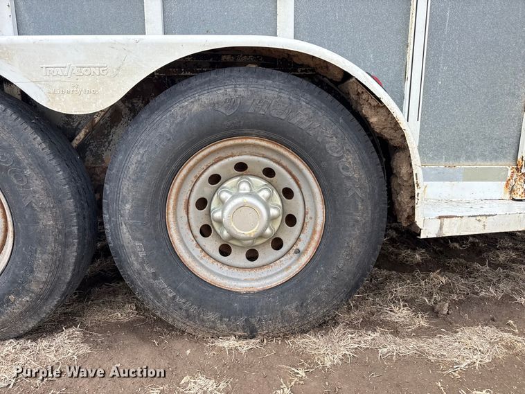 image for item DS6816 2005 Gooseneck Travalong livestock trailer