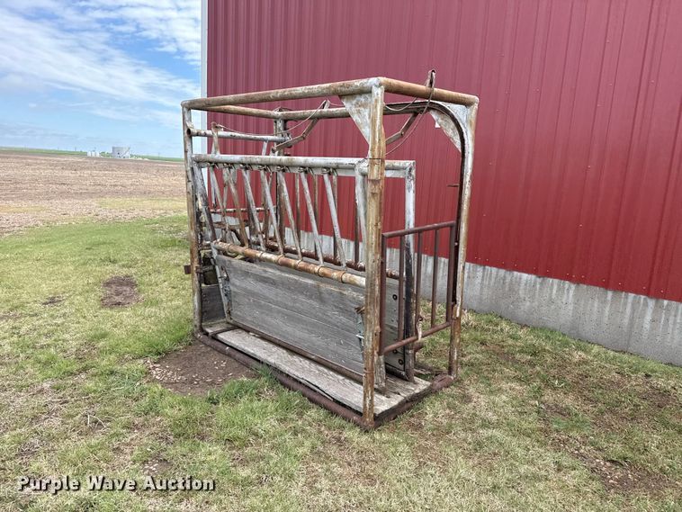 image for item DS6818 Squeeze chute