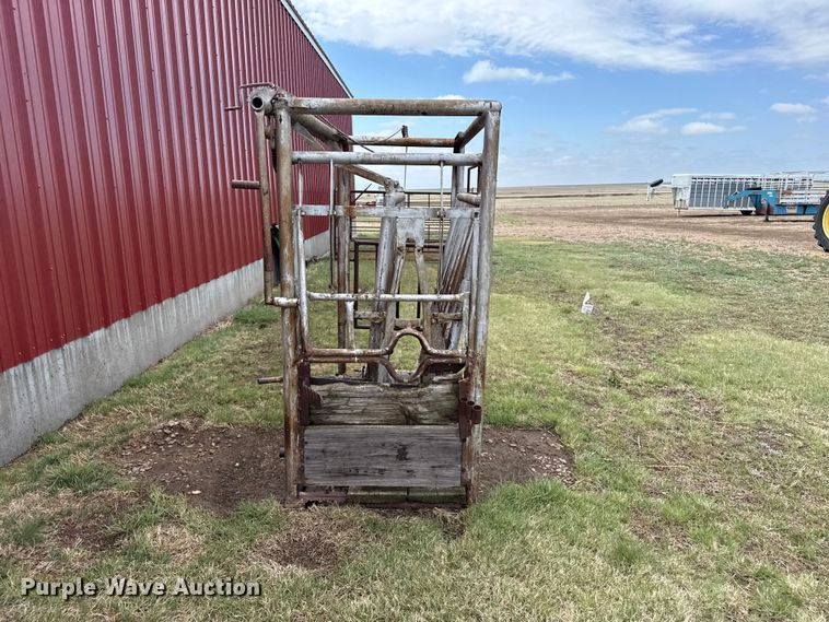image for item DS6818 Squeeze chute