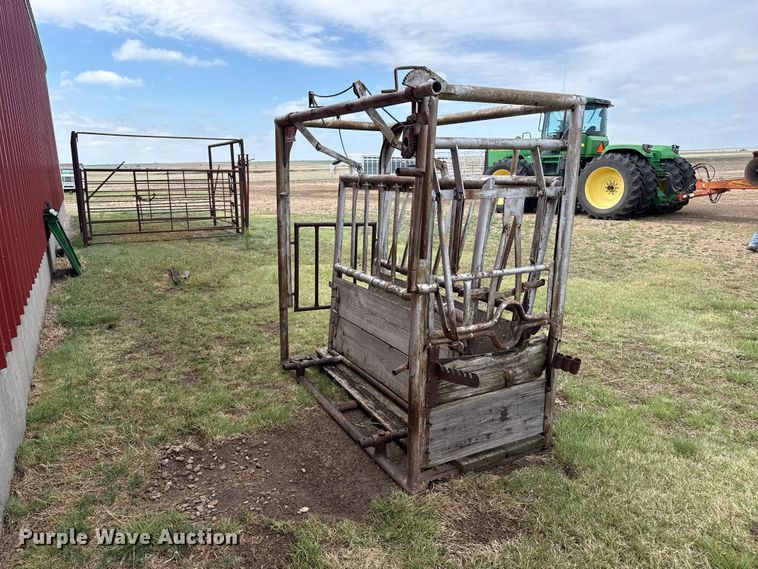 image for item DS6818 Squeeze chute