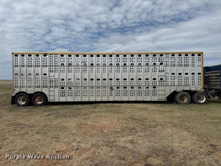 image for item DS6819 1992 Merritt F48X102X9XCX18X018XC0 livestock trailer
