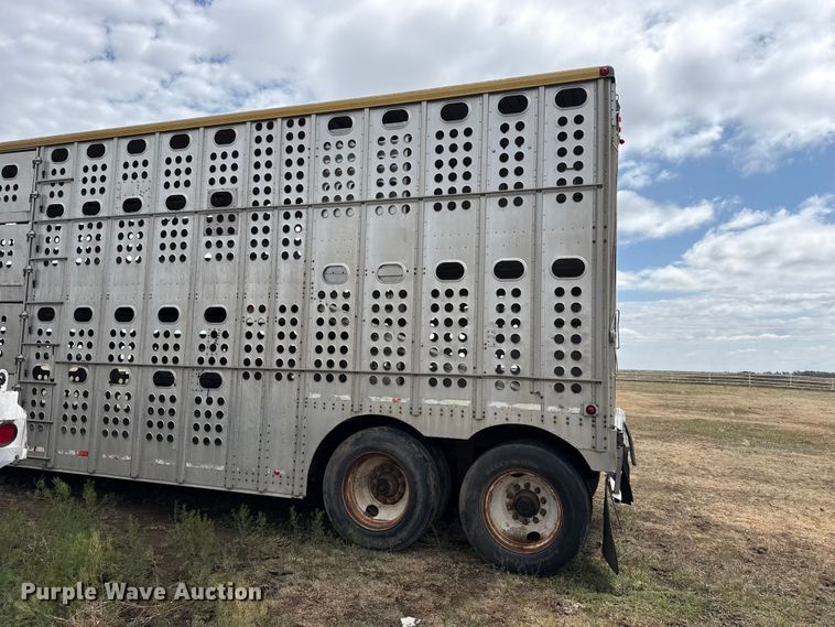 image for item DS6819 1992 Merritt F48X102X9XCX18X018XC0 livestock trailer
