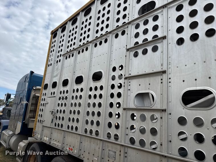 image for item DS6819 1992 Merritt F48X102X9XCX18X018XC0 livestock trailer