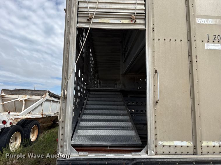 image for item DS6819 1992 Merritt F48X102X9XCX18X018XC0 livestock trailer