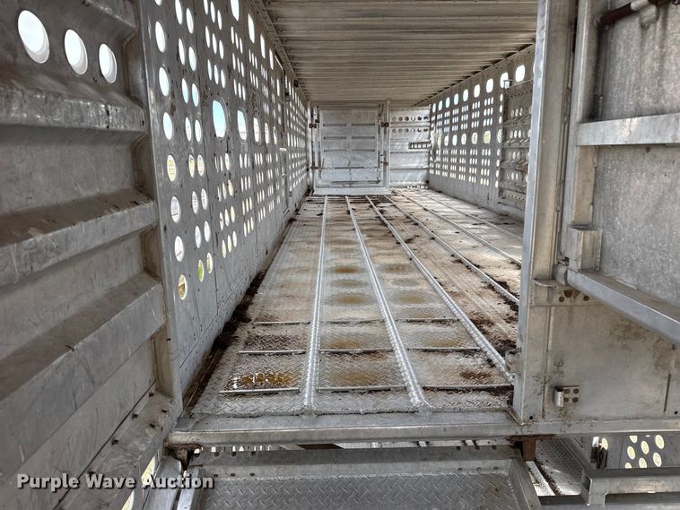image for item DS6819 1992 Merritt F48X102X9XCX18X018XC0 livestock trailer