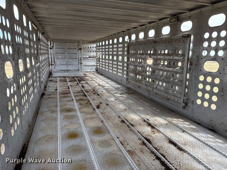 image for item DS6819 1992 Merritt F48X102X9XCX18X018XC0 livestock trailer