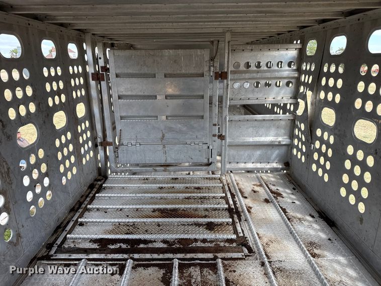 image for item DS6819 1992 Merritt F48X102X9XCX18X018XC0 livestock trailer