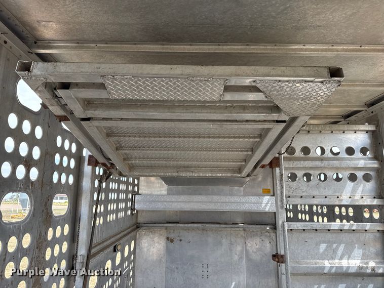 image for item DS6819 1992 Merritt F48X102X9XCX18X018XC0 livestock trailer