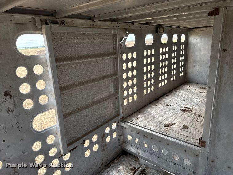 image for item DS6819 1992 Merritt F48X102X9XCX18X018XC0 livestock trailer
