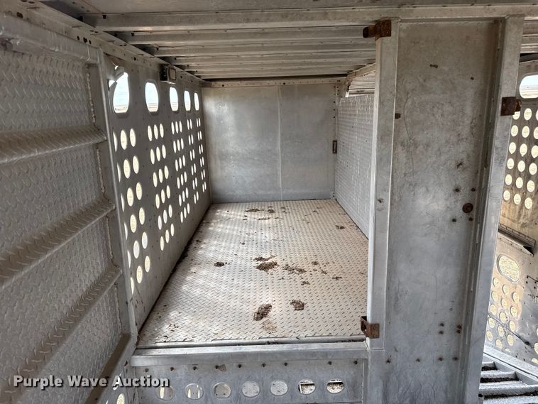 image for item DS6819 1992 Merritt F48X102X9XCX18X018XC0 livestock trailer
