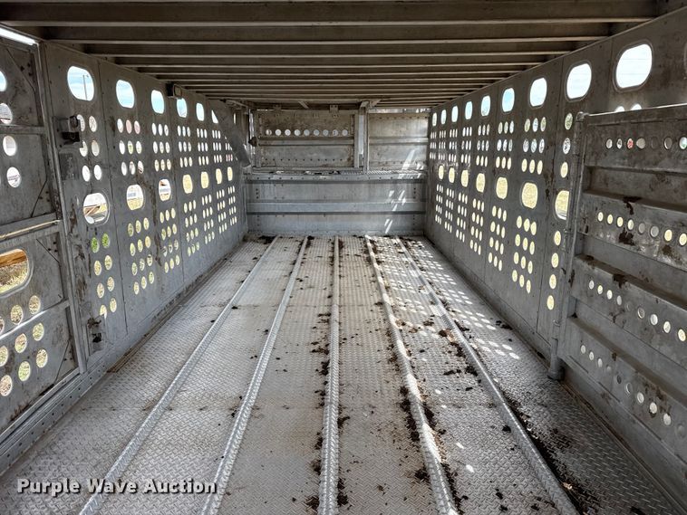image for item DS6819 1992 Merritt F48X102X9XCX18X018XC0 livestock trailer