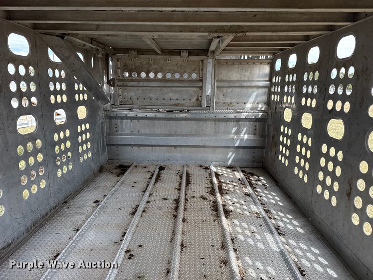 image for item DS6819 1992 Merritt F48X102X9XCX18X018XC0 livestock trailer