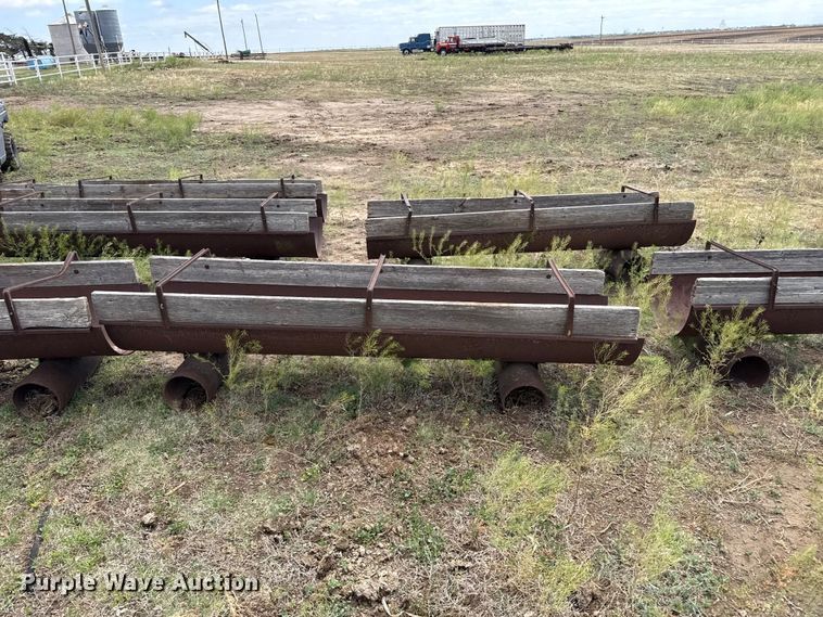 image for item DS6820 (9) feed bunks