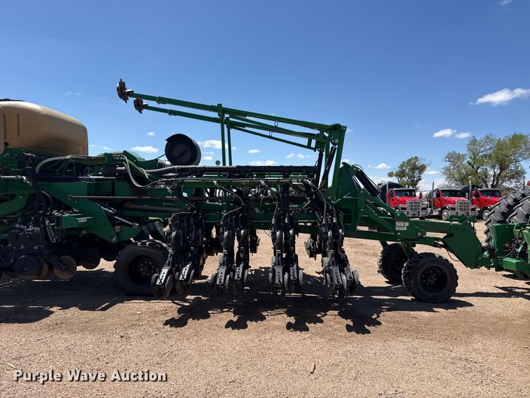 image for item DS6822 2010 Great Plains YP3025A-24TR twin row air seeder