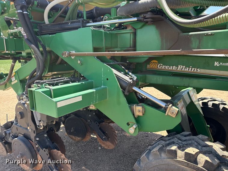 image for item DS6822 2010 Great Plains YP3025A-24TR twin row air seeder
