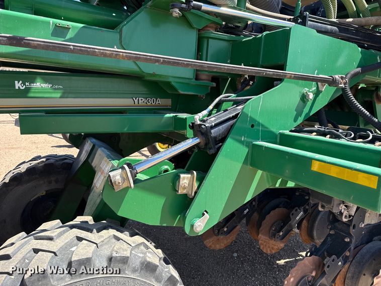image for item DS6822 2010 Great Plains YP3025A-24TR twin row air seeder