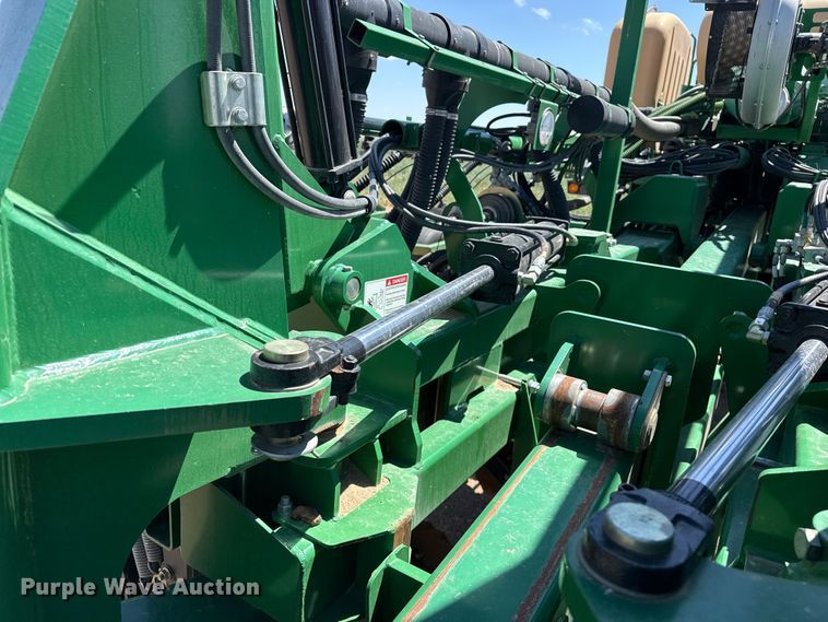 image for item DS6822 2010 Great Plains YP3025A-24TR twin row air seeder