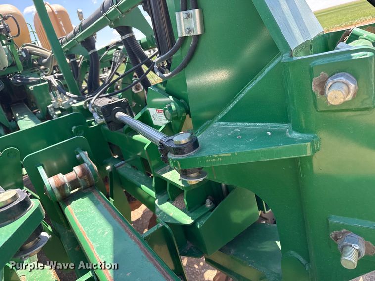 image for item DS6822 2010 Great Plains YP3025A-24TR twin row air seeder