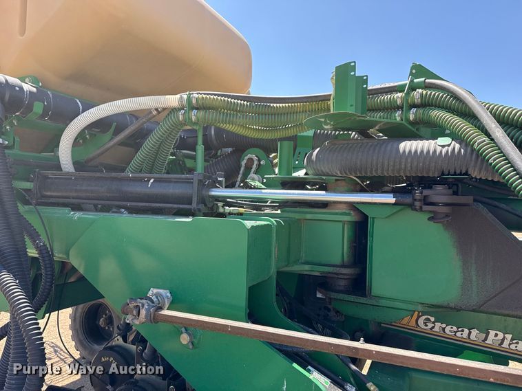image for item DS6822 2010 Great Plains YP3025A-24TR twin row air seeder