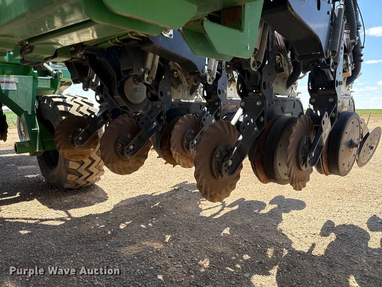 image for item DS6822 2010 Great Plains YP3025A-24TR twin row air seeder
