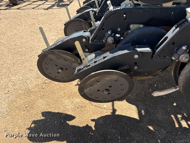 image for item DS6822 2010 Great Plains YP3025A-24TR twin row air seeder