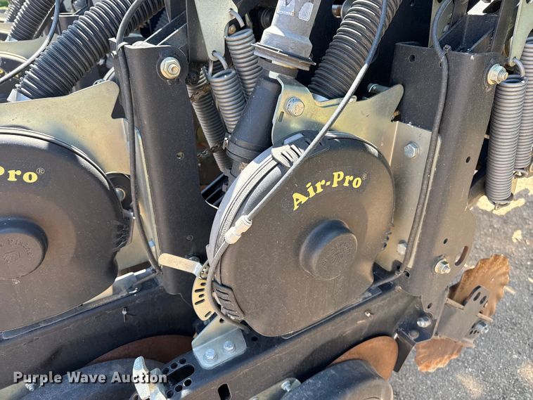 image for item DS6822 2010 Great Plains YP3025A-24TR twin row air seeder