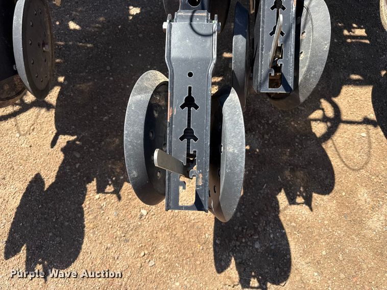image for item DS6822 2010 Great Plains YP3025A-24TR twin row air seeder