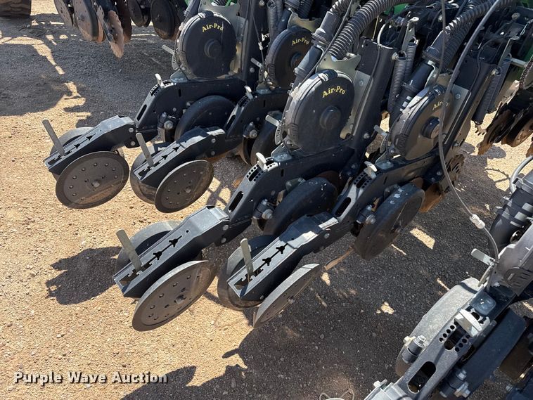 image for item DS6822 2010 Great Plains YP3025A-24TR twin row air seeder