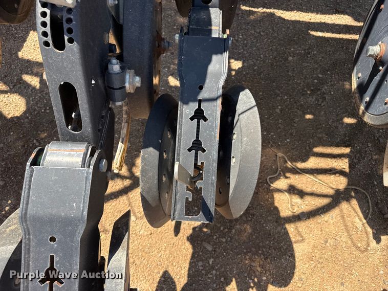 image for item DS6822 2010 Great Plains YP3025A-24TR twin row air seeder