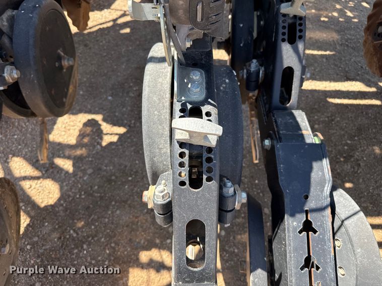 image for item DS6822 2010 Great Plains YP3025A-24TR twin row air seeder