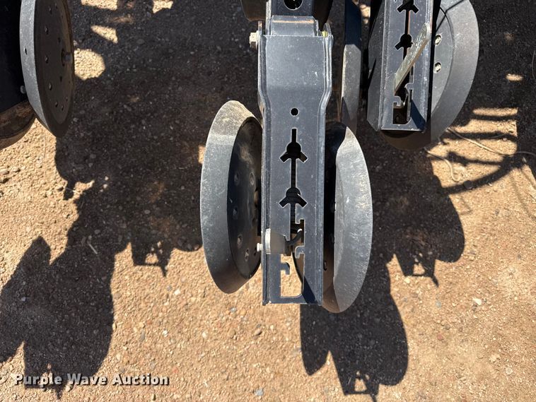 image for item DS6822 2010 Great Plains YP3025A-24TR twin row air seeder