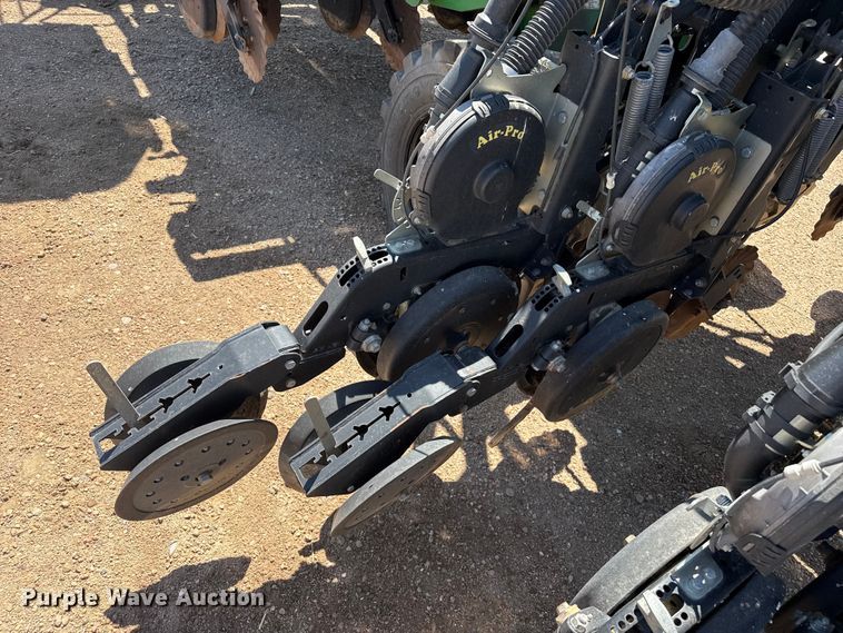 image for item DS6822 2010 Great Plains YP3025A-24TR twin row air seeder