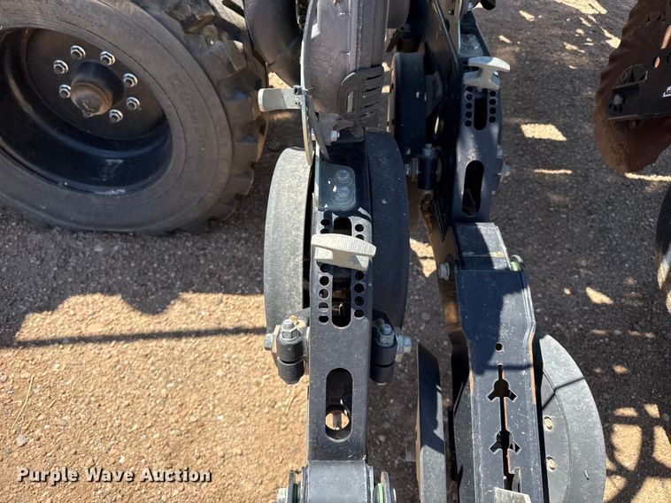 image for item DS6822 2010 Great Plains YP3025A-24TR twin row air seeder