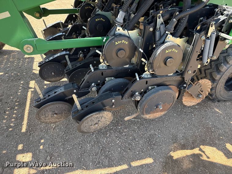 image for item DS6822 2010 Great Plains YP3025A-24TR twin row air seeder