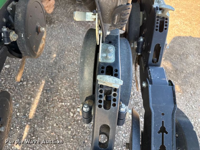 image for item DS6822 2010 Great Plains YP3025A-24TR twin row air seeder