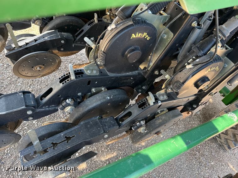 image for item DS6822 2010 Great Plains YP3025A-24TR twin row air seeder