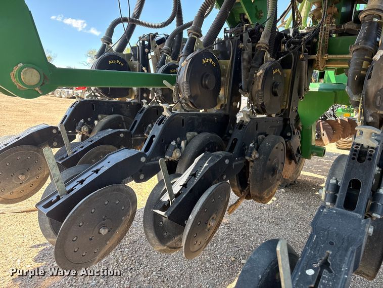 image for item DS6822 2010 Great Plains YP3025A-24TR twin row air seeder