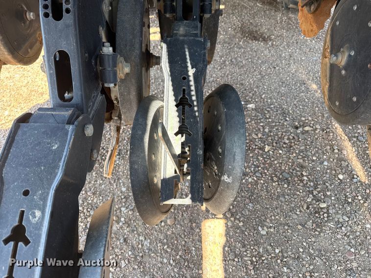image for item DS6822 2010 Great Plains YP3025A-24TR twin row air seeder