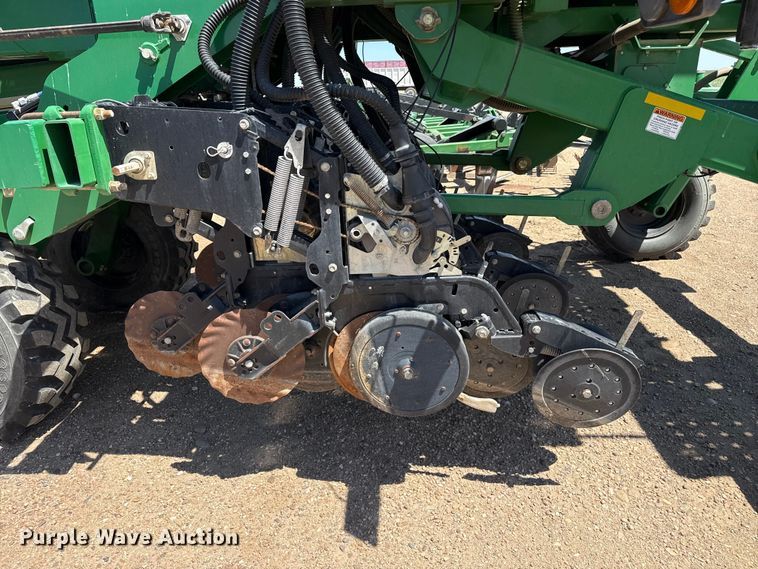 image for item DS6822 2010 Great Plains YP3025A-24TR twin row air seeder