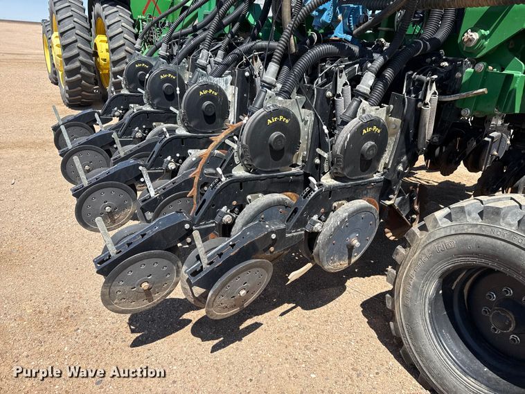 image for item DS6822 2010 Great Plains YP3025A-24TR twin row air seeder