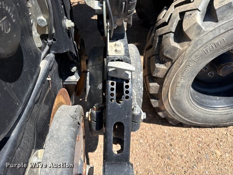 image for item DS6822 2010 Great Plains YP3025A-24TR twin row air seeder