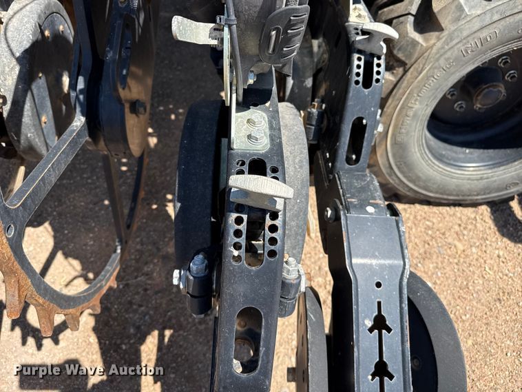 image for item DS6822 2010 Great Plains YP3025A-24TR twin row air seeder