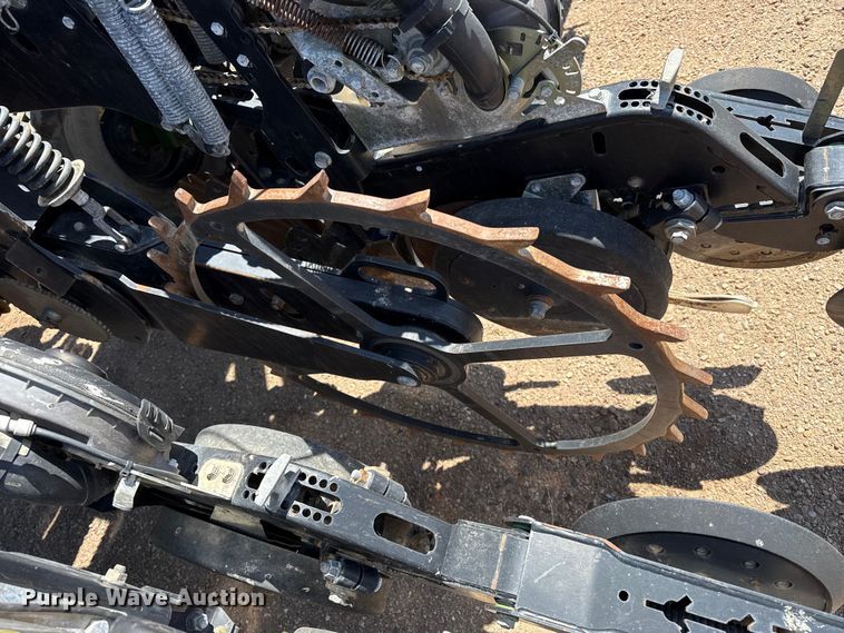 image for item DS6822 2010 Great Plains YP3025A-24TR twin row air seeder