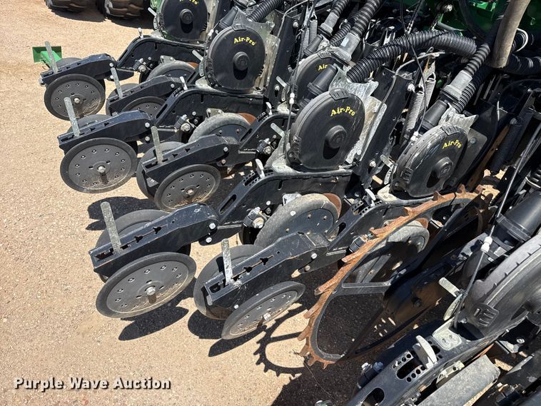 image for item DS6822 2010 Great Plains YP3025A-24TR twin row air seeder