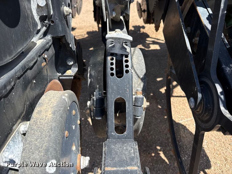image for item DS6822 2010 Great Plains YP3025A-24TR twin row air seeder