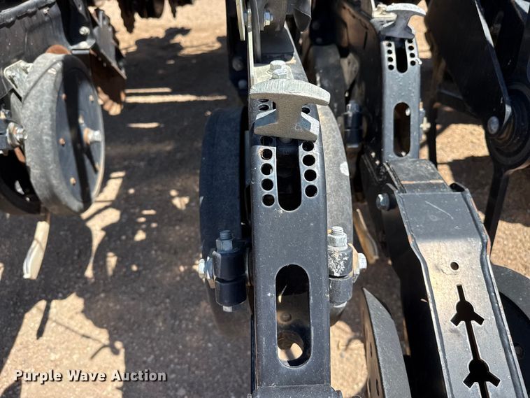 image for item DS6822 2010 Great Plains YP3025A-24TR twin row air seeder