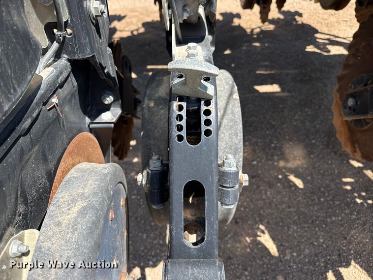 image for item DS6822 2010 Great Plains YP3025A-24TR twin row air seeder